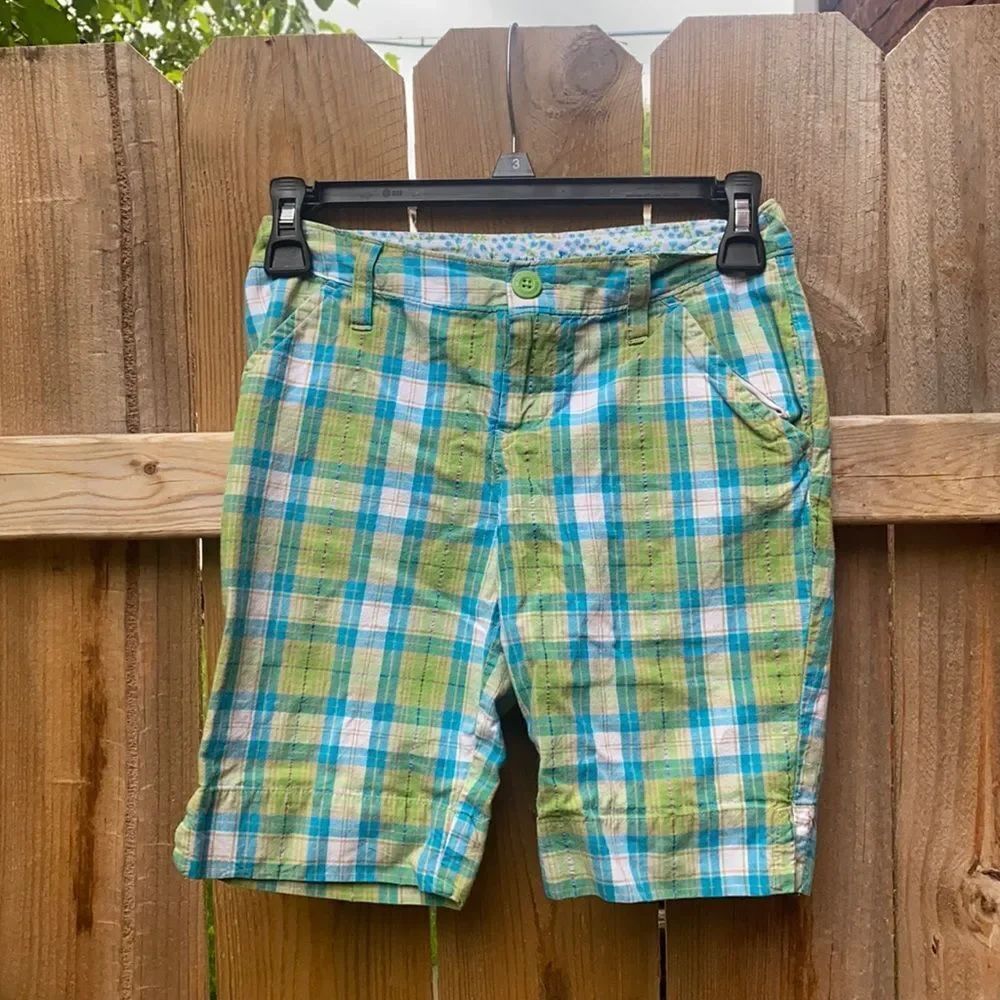 Plaid shorts sz. 8